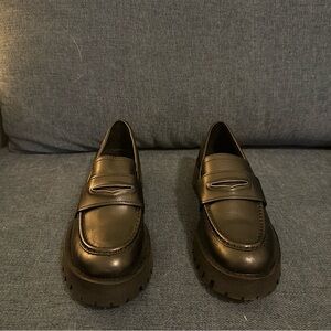 *Never Worn-Steve Madden Lawrence Loafer